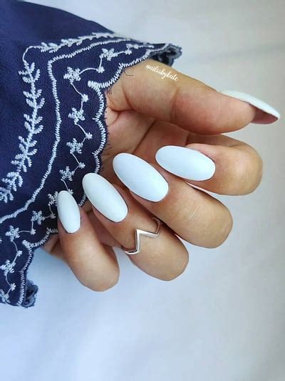 Unghie opache: nail art matte e come farle 